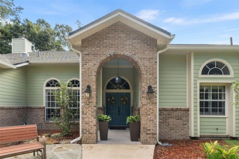 House in Gainesville, Florida 4 bedrooms, 237.27 sq.m. № 2359203