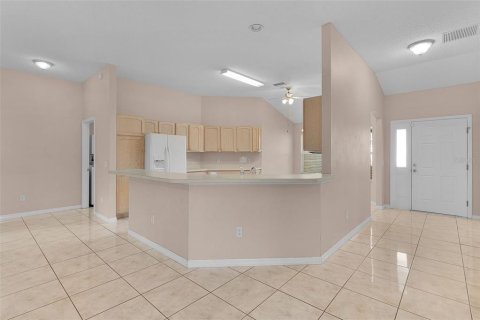 Villa ou maison à louer à The Villages, Floride: 3 chambres, 189.61 m2 № 2387681 - photo 6