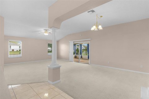 Villa ou maison à louer à The Villages, Floride: 3 chambres, 189.61 m2 № 2387681 - photo 3