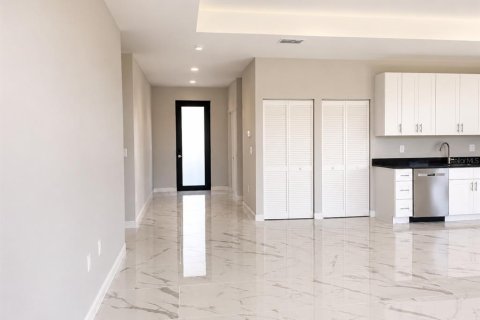 Casa en venta en Cape Coral, Florida, 3 dormitorios, 148.36 m2 № 2239318 - foto 7