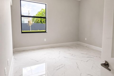 Casa en venta en Cape Coral, Florida, 3 dormitorios, 148.36 m2 № 2239318 - foto 16