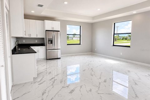 Casa en venta en Cape Coral, Florida, 3 dormitorios, 148.36 m2 № 2239318 - foto 6