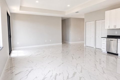 Casa en venta en Cape Coral, Florida, 3 dormitorios, 148.36 m2 № 2239318 - foto 5