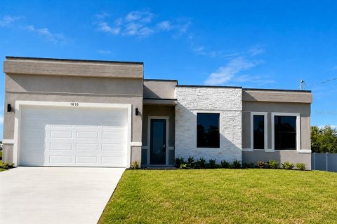 Casa en Cape Coral, Florida 3 dormitorios, 148.36 m2 № 2239318