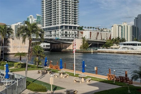 Copropriété à vendre à Hallandale Beach, Floride: 1 chambre, 82.68 m2 № 2001761 - photo 25