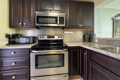 Copropriété à vendre à Hallandale Beach, Floride: 1 chambre, 82.68 m2 № 2001761 - photo 5