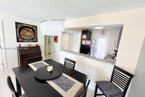 Copropriété à vendre à Hallandale Beach, Floride: 1 chambre, 82.68 m2 № 2001761 - photo 12