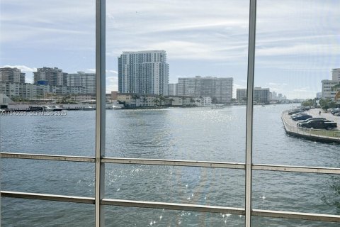 Condo à Hallandale Beach, Floride, 1 chambre  № 2001761