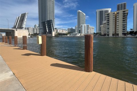 Copropriété à vendre à Hallandale Beach, Floride: 1 chambre, 82.68 m2 № 2001761 - photo 15