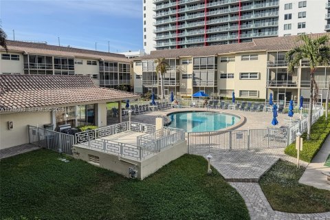Copropriété à vendre à Hallandale Beach, Floride: 1 chambre, 82.68 m2 № 2001761 - photo 18