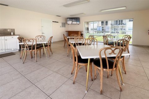 Copropriété à vendre à Hallandale Beach, Floride: 1 chambre, 82.68 m2 № 2001761 - photo 20