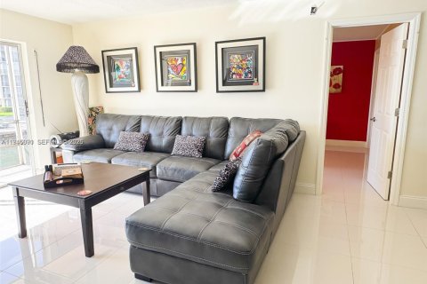 Copropriété à vendre à Hallandale Beach, Floride: 1 chambre, 82.68 m2 № 2001761 - photo 30