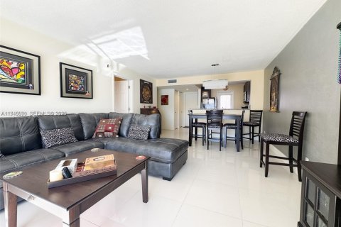 Copropriété à vendre à Hallandale Beach, Floride: 1 chambre, 82.68 m2 № 2001761 - photo 6