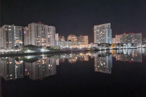 Copropriété à vendre à Hallandale Beach, Floride: 1 chambre, 82.68 m2 № 2001761 - photo 27