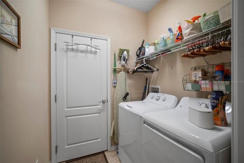 House in San Antonio, Florida 3 bedrooms, 160.81 sq.m. № 1833268 - photo 21
