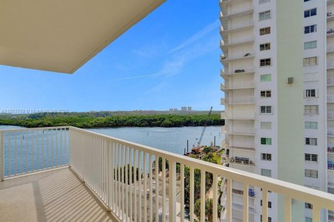 Condominio en venta en Sunny Isles Beach, Florida, 3 dormitorios, 145.86 m2 № 1702356 - foto 8