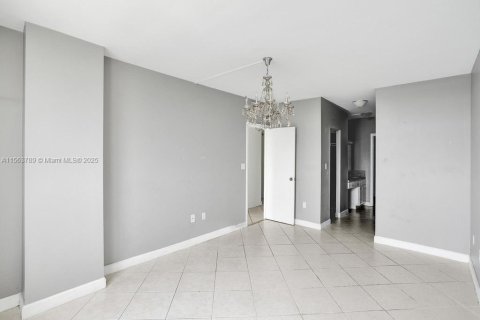 Condominio en venta en Sunny Isles Beach, Florida, 3 dormitorios, 145.86 m2 № 1702356 - foto 22