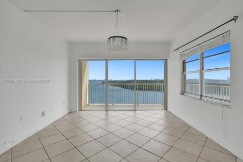 Condominio en venta en Sunny Isles Beach, Florida, 3 dormitorios, 145.86 m2 № 1702356 - foto 6