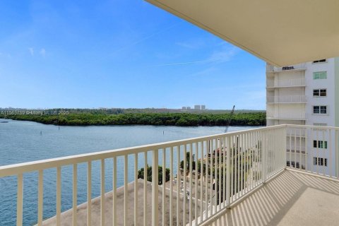 Condominio en venta en Sunny Isles Beach, Florida, 3 dormitorios, 145.86 m2 № 1702356 - foto 7