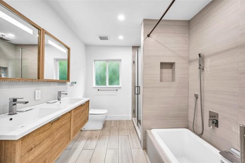 Casa en alquiler en Miami Shores, Florida, 3 dormitorios, 171.68 m2 № 2011230 - foto 25