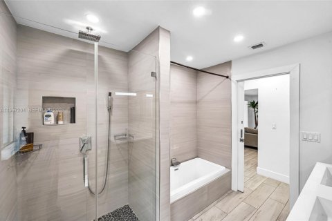 Casa en alquiler en Miami Shores, Florida, 3 dormitorios, 171.68 m2 № 2011230 - foto 24