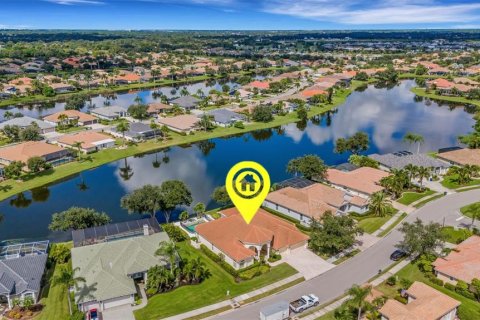 Villa ou maison à vendre à Sarasota, Floride: 3 chambres, 277.87 m2 № 2422823 - photo 2