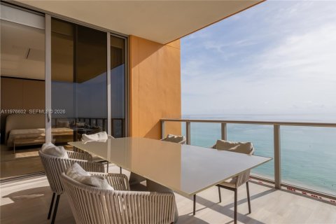 Condo in Sunny Isles Beach, Florida, 4 bedrooms  № 2040530 - photo 19