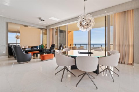 Condo in Sunny Isles Beach, Florida, 4 bedrooms  № 2040530 - photo 10