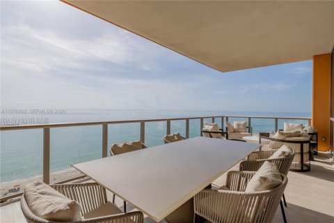 Condo in Sunny Isles Beach, Florida, 4 bedrooms  № 2040530 - photo 16