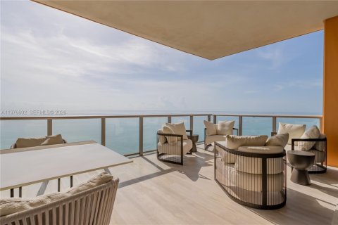 Condo in Sunny Isles Beach, Florida, 4 bedrooms  № 2040530 - photo 15