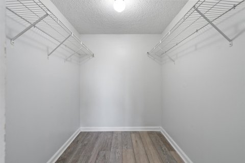 Condominio en alquiler en Fort Lauderdale, Florida, 2 dormitorios, 65.03 m2 № 2247810 - foto 9