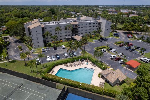 Condominio en alquiler en Fort Lauderdale, Florida, 2 dormitorios, 65.03 m2 № 2247810 - foto 18