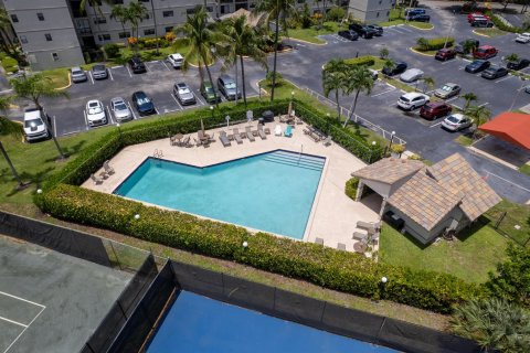 Condominio en alquiler en Fort Lauderdale, Florida, 2 dormitorios, 65.03 m2 № 2247810 - foto 19