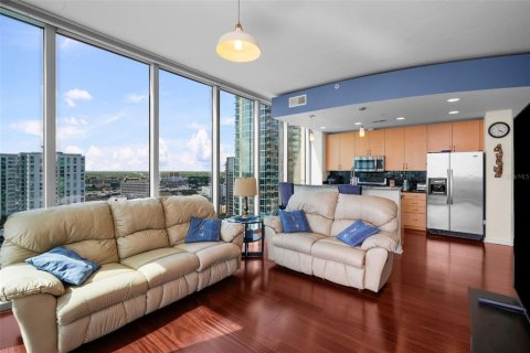 Condo in Tampa, Florida, 2 bedrooms  № 1789979 - photo 17