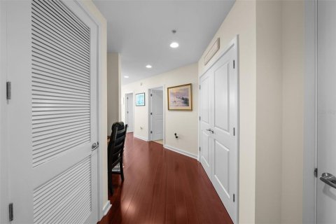 Condo in Tampa, Florida, 2 bedrooms  № 1789979 - photo 3