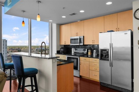 Condo in Tampa, Florida, 2 bedrooms  № 1789979 - photo 19