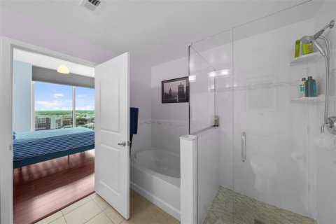 Condo in Tampa, Florida, 2 bedrooms  № 1789979 - photo 29