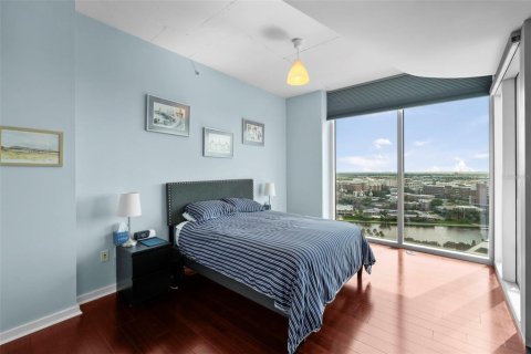 Condo in Tampa, Florida, 2 bedrooms  № 1789979 - photo 23
