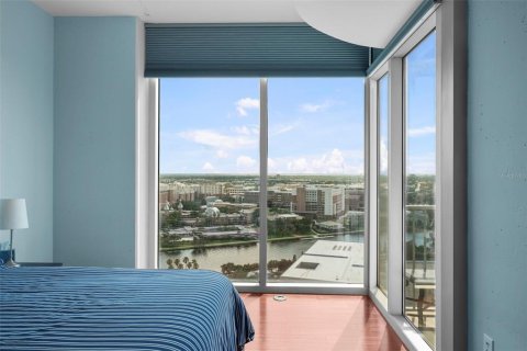 Condo in Tampa, Florida, 2 bedrooms  № 1789979 - photo 24