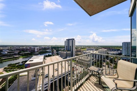 Condo in Tampa, Florida, 2 bedrooms  № 1789979 - photo 11