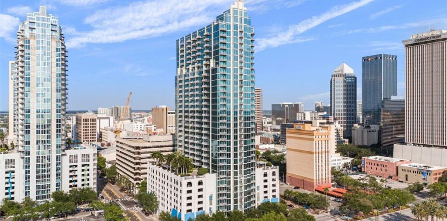 Condo in Tampa, Florida, 2 bedrooms  № 1789979