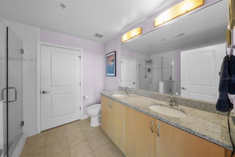 Condo in Tampa, Florida, 2 bedrooms  № 1789979 - photo 28