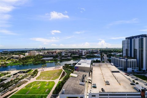 Condo in Tampa, Florida, 2 bedrooms  № 1789979 - photo 13