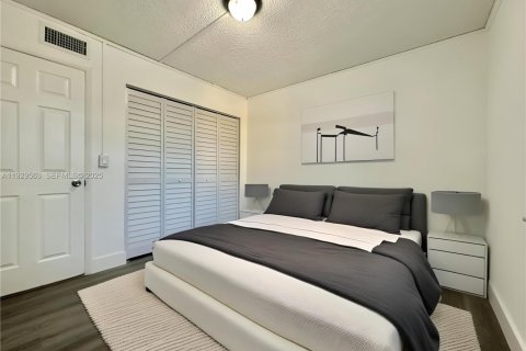 Снять в аренду кондоминиум в Майами, Флорида 2 спальни, 78.5м2, № 1988428 - фото 6