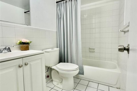 Снять в аренду кондоминиум в Майами, Флорида 2 спальни, 78.5м2, № 1988428 - фото 7