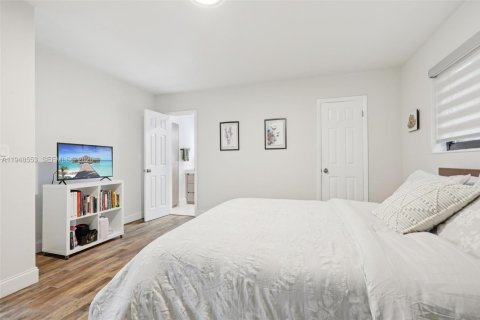 Villa ou maison à vendre à Hollywood, Floride: 4 chambres, 193.79 m2 № 2005356 - photo 27