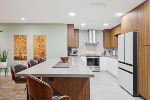 Villa ou maison à vendre à Hollywood, Floride: 4 chambres, 193.79 m2 № 2005356 - photo 16