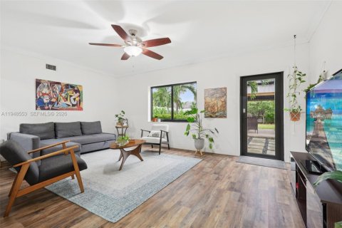 Villa ou maison à vendre à Hollywood, Floride: 4 chambres, 193.79 m2 № 2005356 - photo 8