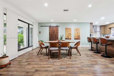 Villa ou maison à vendre à Hollywood, Floride: 4 chambres, 193.79 m2 № 2005356 - photo 11