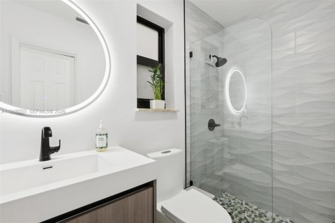 Villa ou maison à vendre à Hollywood, Floride: 4 chambres, 193.79 m2 № 2005356 - photo 29